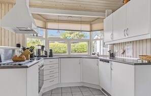 Kühlschrank, Herdplatte, Geschirrspüler