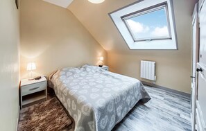 3 Schlafzimmer, Reisekinderbett