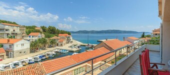 Gorgeous apartment in Mali Iz with WiFi