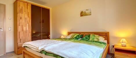 2 soverom, reiseseng for barn, wi-fi og sengetøy