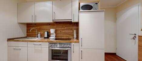 Køleskab, mikrobølgeovn, ovn, opvaskemaskine