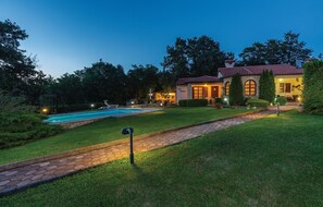 Exterior - Amazing home in Belavici with sauna (Belavici)