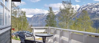 Gorgeous home in Vallavik with WiFi