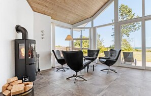 Interior - Nice home in Ebeltoft with sauna (Ebeltoft)
