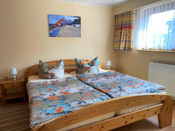 2 bedrooms, travel crib, WiFi, bed sheets
