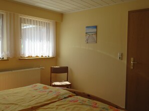 Unclassified image, 2 of 14, button