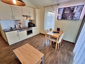 Køleskab, ovn, opvaskemaskine, kaffe-/temaskine