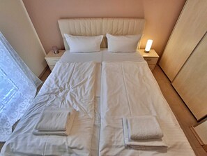 2 bedrooms, WiFi, bed sheets