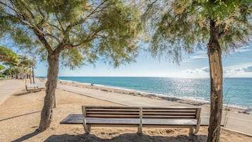Vlak bij het strand, vissen