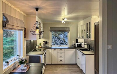 5 bedroom awesome home in Etne