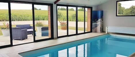 Piscine intérieure