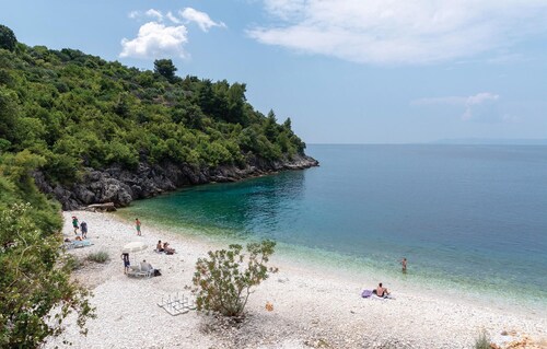 Awesome apartment in Kneze with WiFi