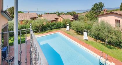 4 huonetta majoitus San Feliciano Sul T. PG