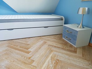 2 slaapkamers, reisbedje, wifi