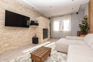 TV - Holiday home with air conditioning (Dramalj)