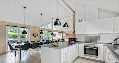 Schönes Haus in Sydals mit Innenpool