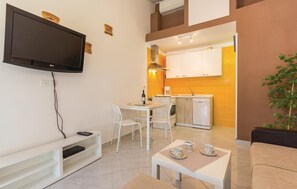 TV - 1 bedroom gorgeous apartment in Fazana (Fazana)