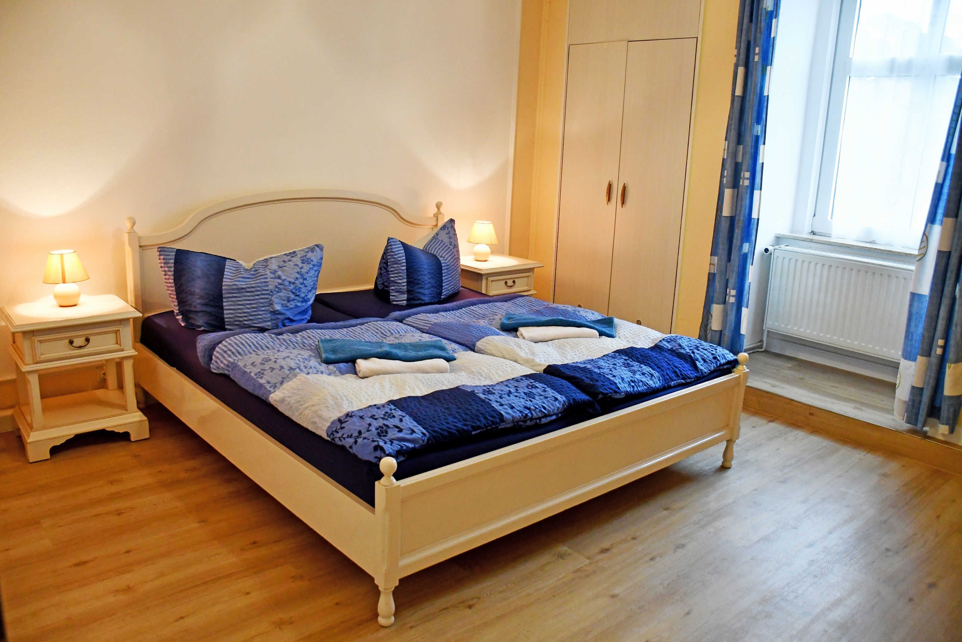 2 Schlafzimmer, Reisekinderbett, WLAN, Bettwäsche