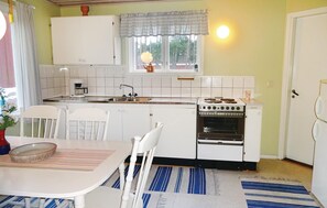 Fridge, microwave, stovetop, cookware/dishes/utensils