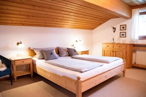 1 slaapkamer, een kluis op de kamer, een strijkplank/strijkijzer