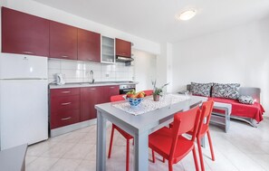 Dining - Amazing apartment in Grebastica (Grebastica)