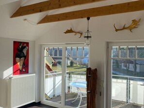 Unclassified image, 5 of 27, button