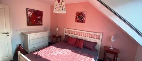 2 bedrooms, travel cot