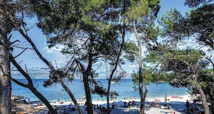 4 huoneen majoitus Supetar