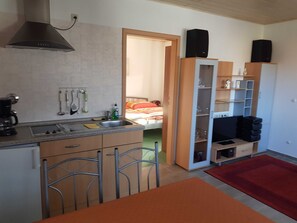 2 bedrooms, WiFi, bed sheets