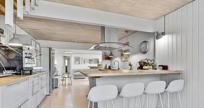 Amazing home in Ebeltoft with sauna