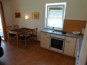 Køleskab, mikrobølgeovn, ovn, opvaskemaskine