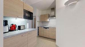 Kühlschrank, Mikrowelle, Geschirrspüler