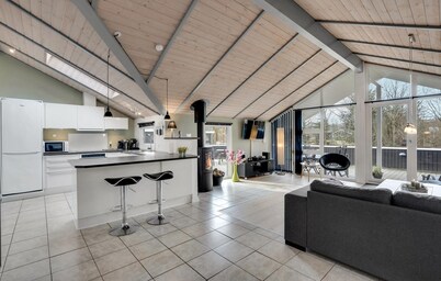 Lovely home in Oksbøl with sauna