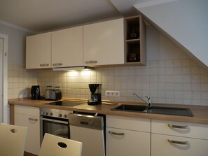 Køleskab, mikrobølgeovn, ovn, opvaskemaskine