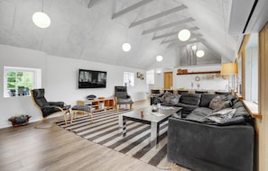 TV, foosball - Stunning home in Ulfborg with sauna (Ulfborg)
