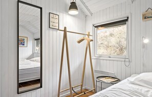 2 bedrooms, travel cot