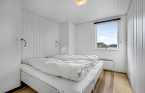 5 bedrooms, free WiFi - 4 bedroom amazing home in Fanø (Fanø)