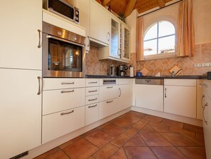 Frigorifero, microonde, forno, lavastoviglie