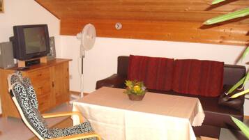 Fernseher, Stereoanlage