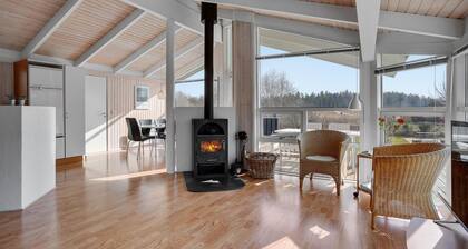 Nice home in Grenaa with kitchen