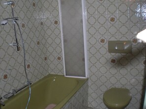 Unclassified image, 5 of 8, button