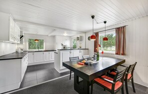 Kühlschrank, Herdplatte, Geschirrspüler