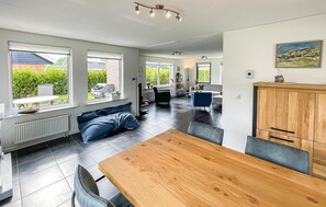 Interior - Nice home in Tzummarum with WiFi (Tzummarum)