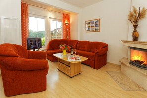 Unclassified image, 4 of 11, button