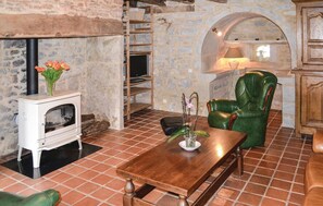 TV, fireplace, DVD player, stereo