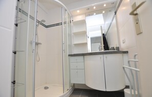 Shower - 1 bedroom cozy apartment in Cannes (Cannes)