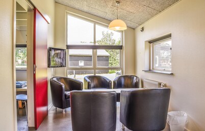 2 bedroom beautiful home in Spjald