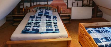 2 chambres, lit de bébé portatif, Wi-Fi, literie fournie