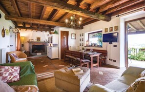 Fernseher, Kamin