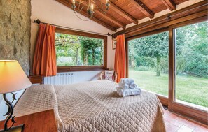 4 habitaciones, cuna de viaje, wifi gratis y ropa de cama
